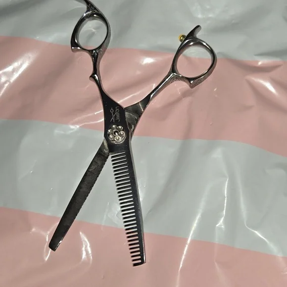 4 Pc.Bundle Professional Hair Cutting Shears and Thinning  Shears - Picture 7 of 10